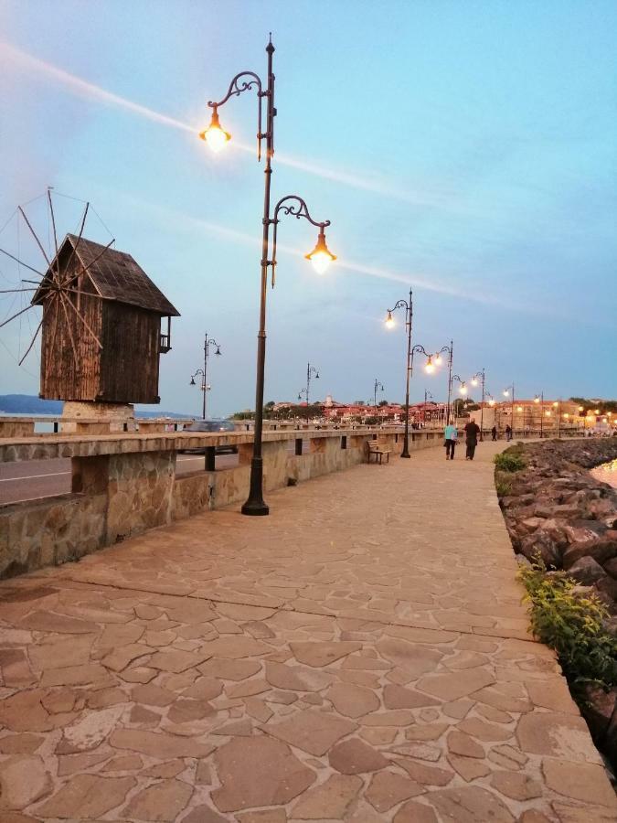 Appartamento Apartament ,,Edelvais- Lux" Nesebar Esterno foto